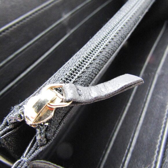 CHANEL Black Lambskin Leather Wallet - Picture 15 of 16